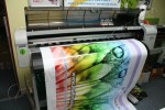 tisk samolepek s následnou laminací